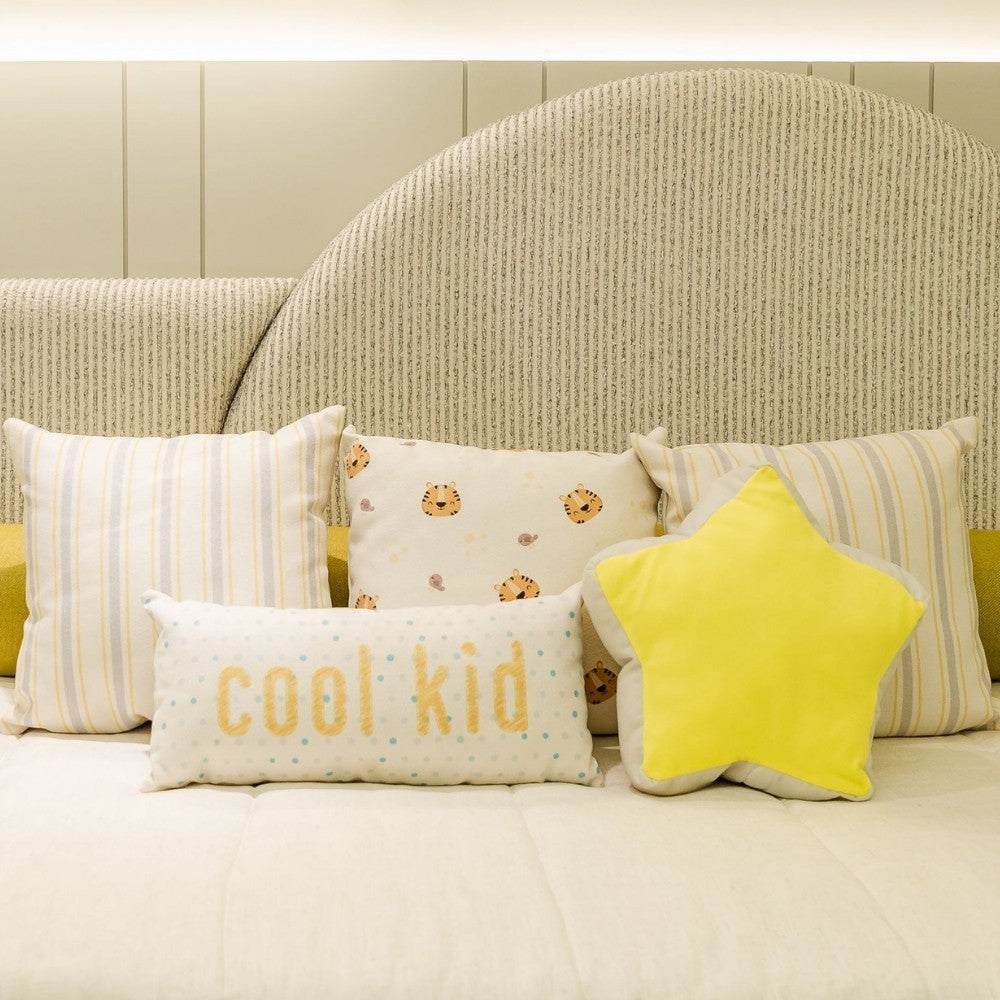 Almofada Infantil Formato Estrela com Enchimento 30 cm