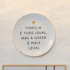 Prato Decorativo Família em Cerâmica com Coração Dourado - 21cm