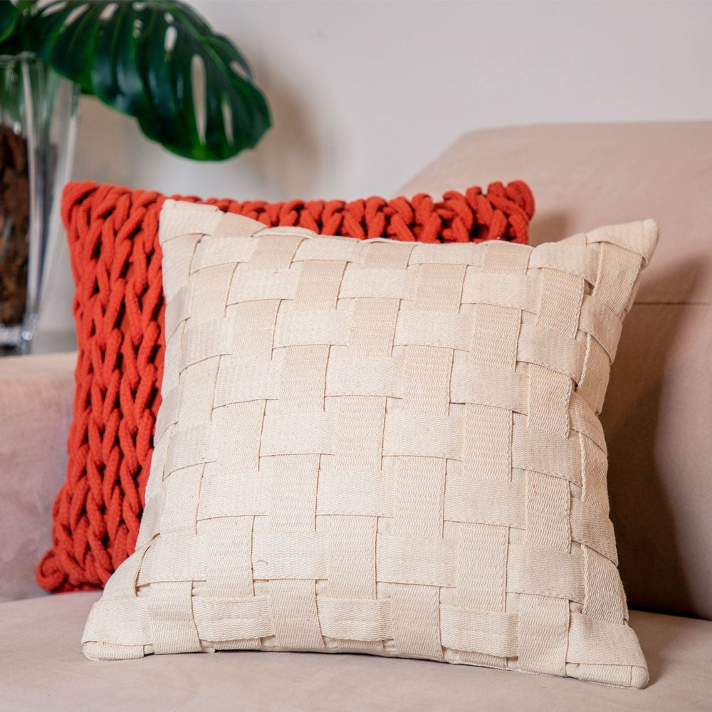 Almofada Trama Creme com Enchimento e Fechamento em Zíper 50 x 50 cm