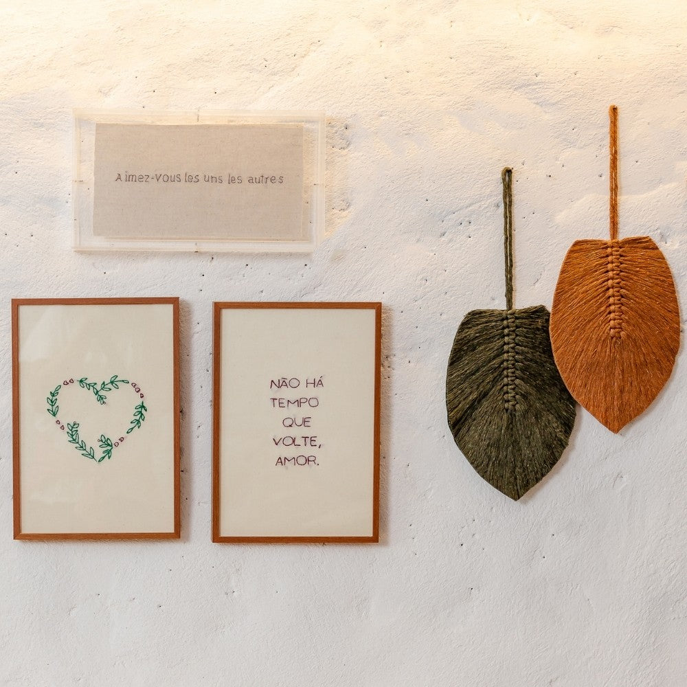 Quadro bordado Amor