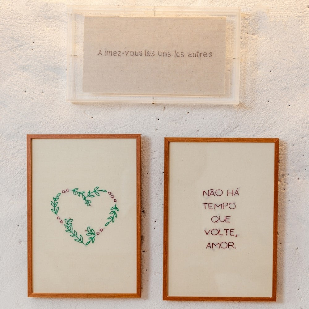 Quadro bordado Amor