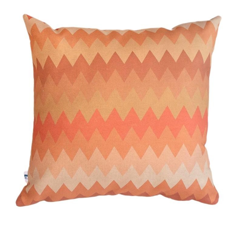 Almofada Decorativa Chevron Laranja com Enchimento 45 x 45 cm