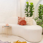Almofada Decorativa em Forma de Concha Goiaba com Enchimento 26 x 40cm