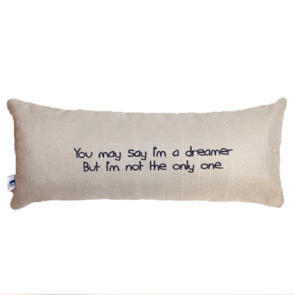 Almofada Baguete Decorativa com Frase Dreamer e Enchimento 52 x 22 cm