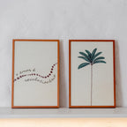 Quadro Decorativo Amor Revolucionário 21x31 cm em Moldura Madeira Com Vidro