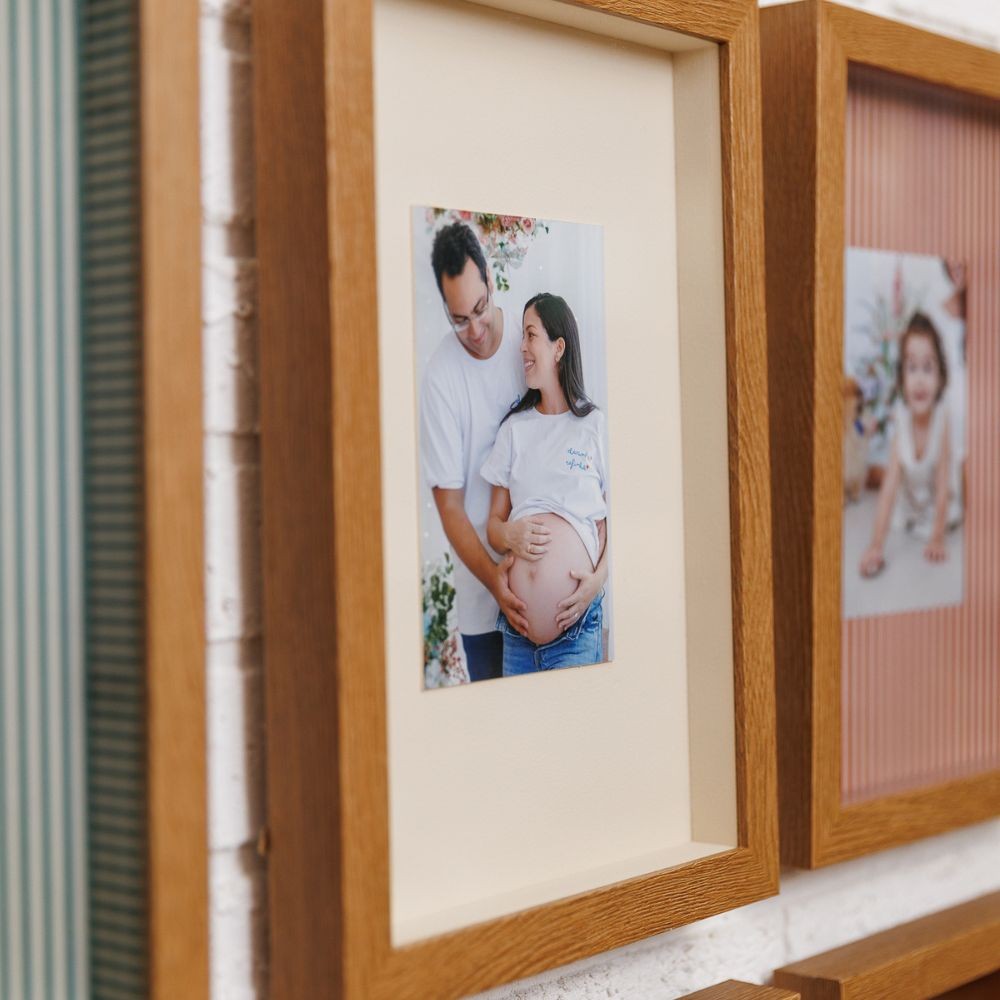 Quadro Personalizado Memórias: Sua Foto em Moldura Caixa com Fundo Creme Vidro