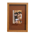 Quadro Personalizado Memórias: Sua Foto em Moldura Caixa com Fundo Marrom e Vidro