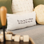 Almofada Baguete Decorativa com Frase Dreamer e Enchimento 52 x 22 cm