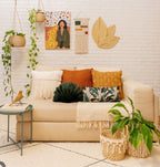 Quadro Decorativo Juma 40x60 cm em  Moldura Filete com Estampa Mulher e Onça