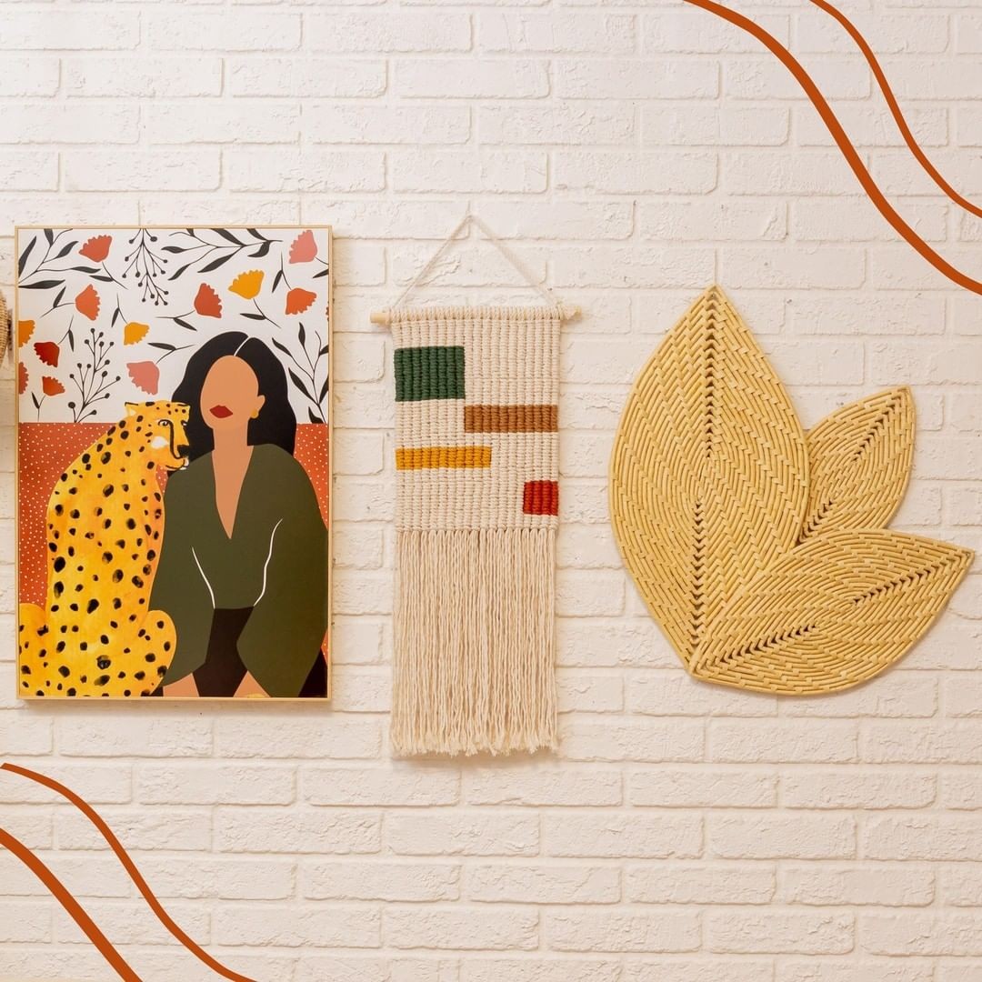 Quadro Decorativo Juma 40x60 cm em  Moldura Filete com Estampa Mulher e Onça