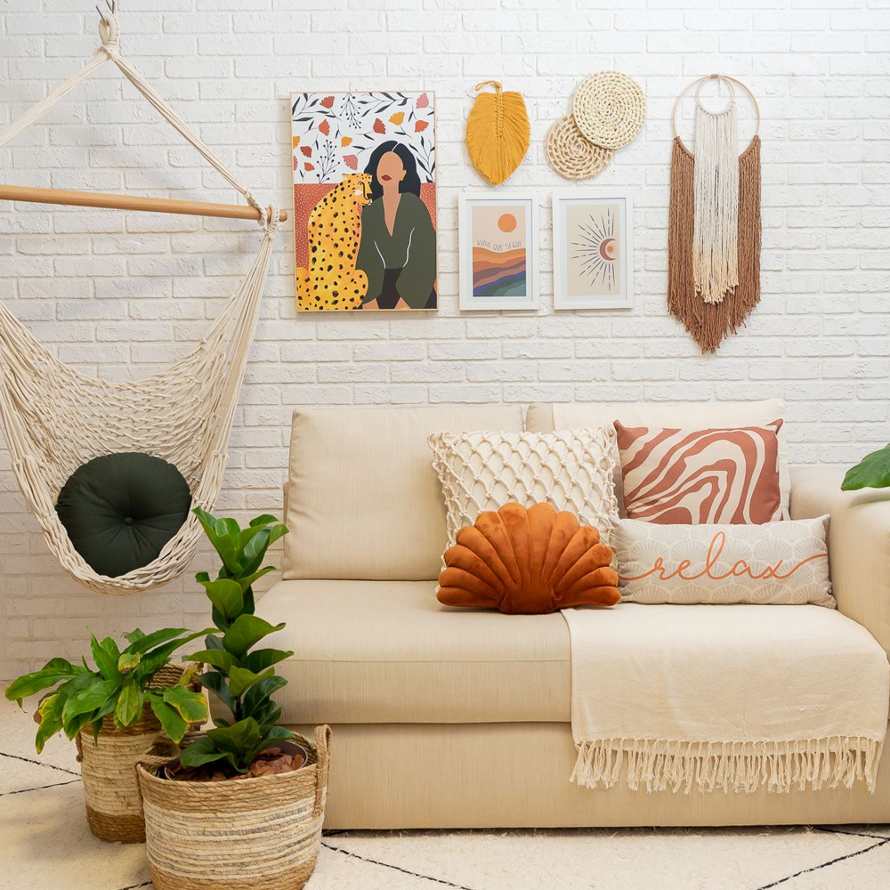 Quadro Decorativo Juma 40x60 cm em  Moldura Filete com Estampa Mulher e Onça