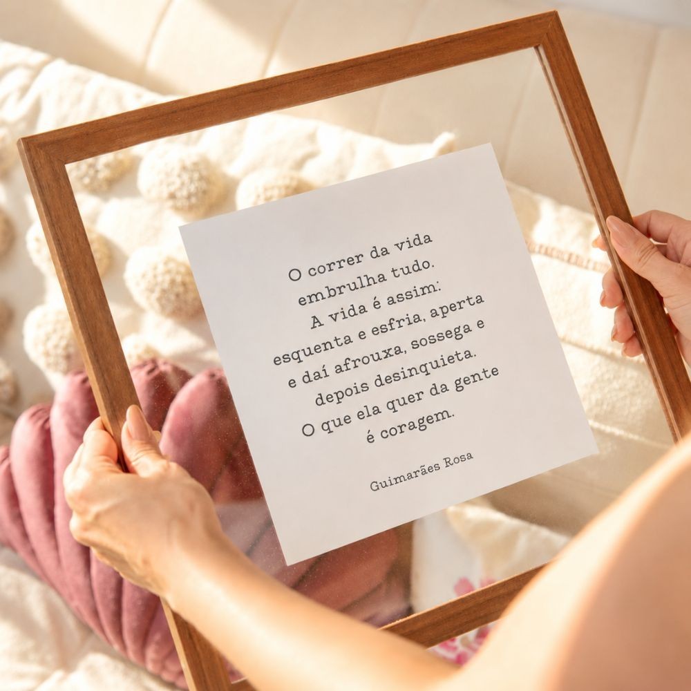 Quadro Guimarães Rosa  35 35 cm  Moldura de Madeira com Vidro Flutuante