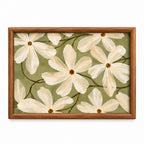 Quadro Floral Flores Brancas com Fundo Verde-Oliva e Moldura de Madeira