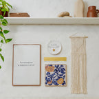 Quadro Decorativo Bordado à Mão Fundamental 40x60 cm com Moldura de Madeira e Vidro