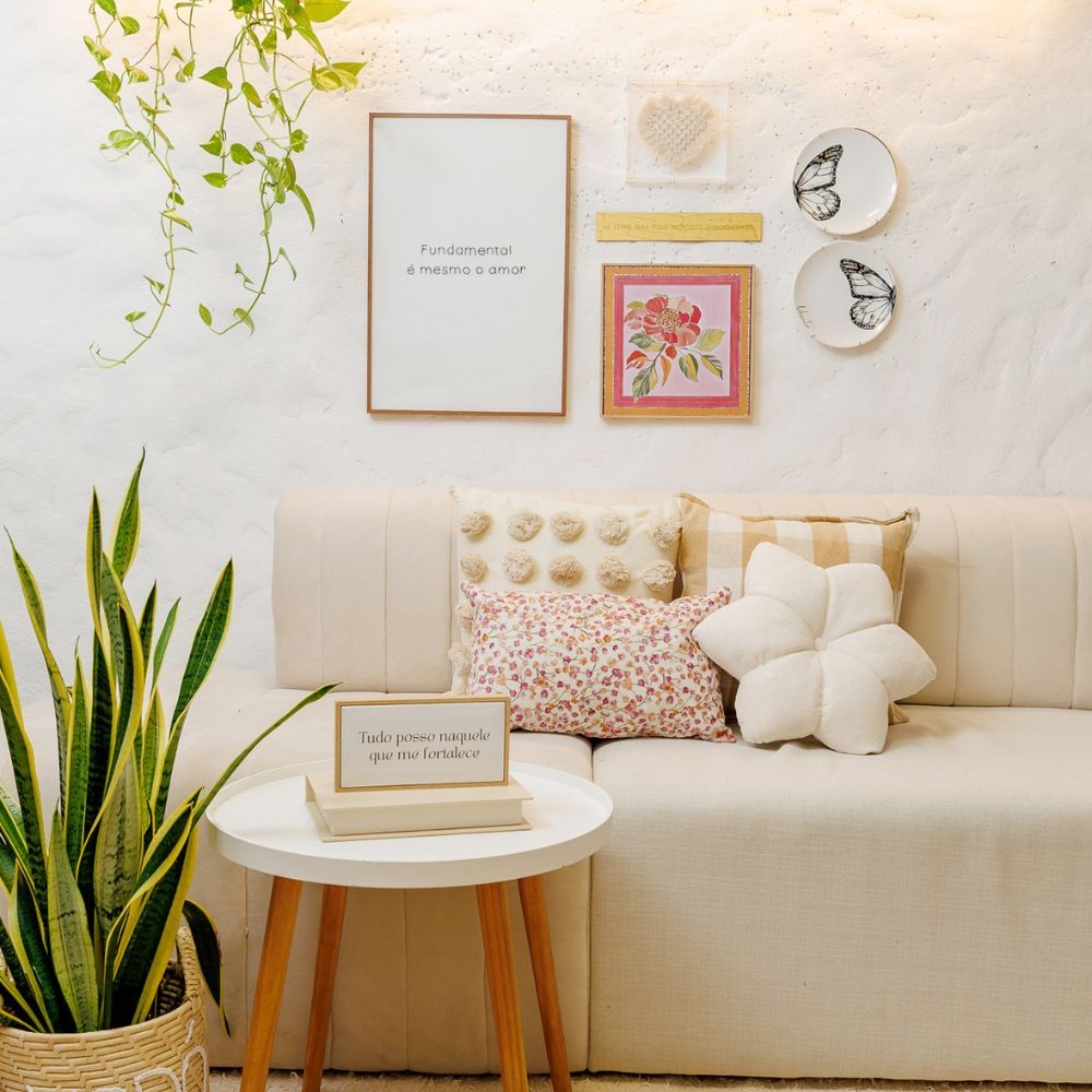 Quadro Decorativo Bordado à Mão Fundamental 40x60 cm com Moldura de Madeira e Vidro
