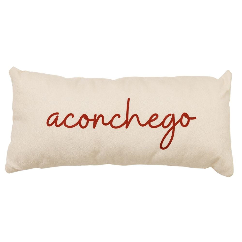 Almofada Baguete Palavra Aconchego em Marrom  Fundo Off White 52 x 24 cm