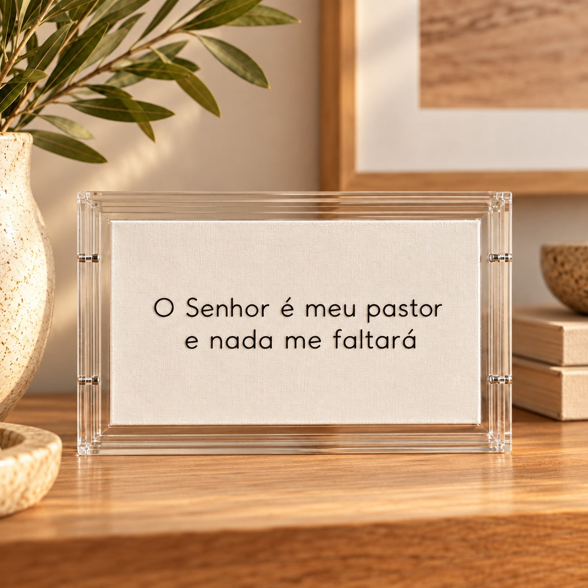 Acrílico Decorativo Bordado à Mão O Senhor é meu pastor e nada me faltará 30,5 x 17 cm com Suporte
