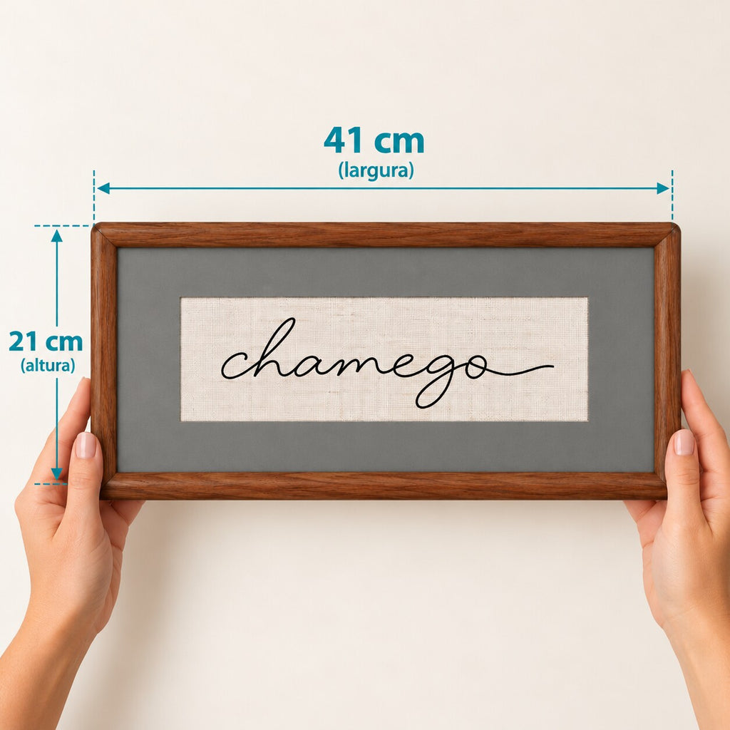 Quadro Decorativo Bordado à Mão Chamego 21x41 cm com Paspatur Cinza e Moldura de Madeira