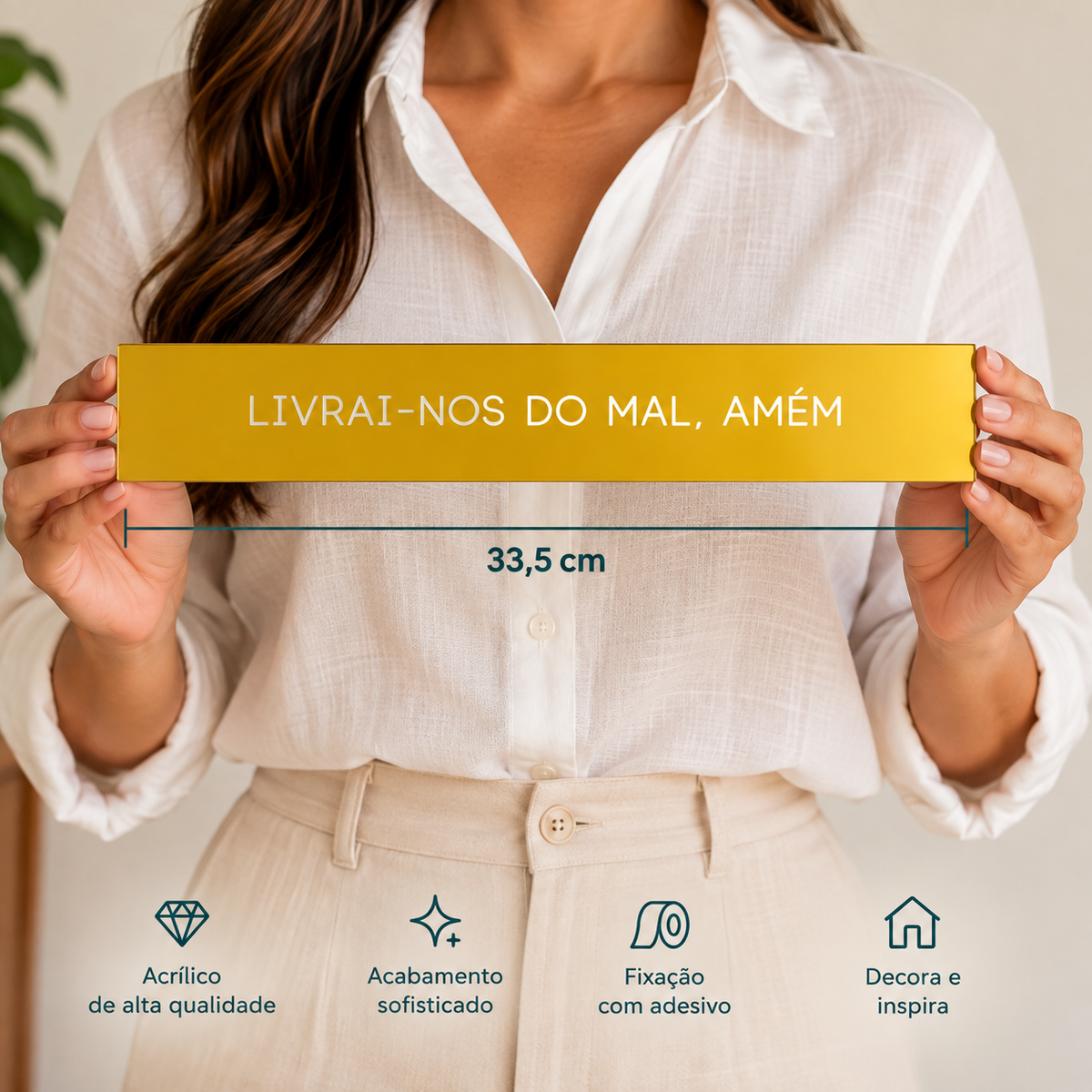 Placa Acrílico Dourada Livrai-nos do Mal Amém 33x5 cm para Inspirar Fé