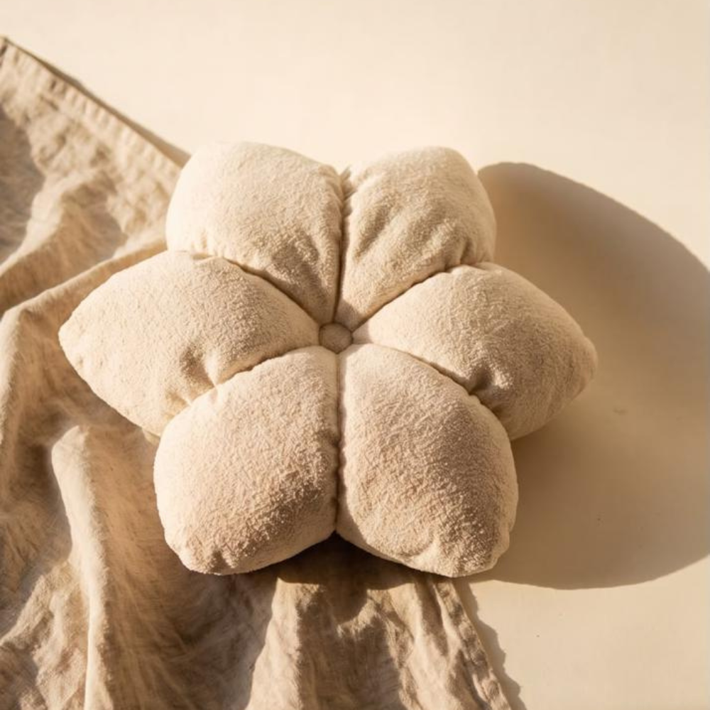 Almofada Flower Bouclé Cor Creme com Enchimento 40 x 40 cm