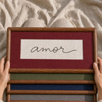 Quadro Decorativo Bordado à Mão Amor 21x41 cm com Paspatur Vinho e Moldura de Madeira